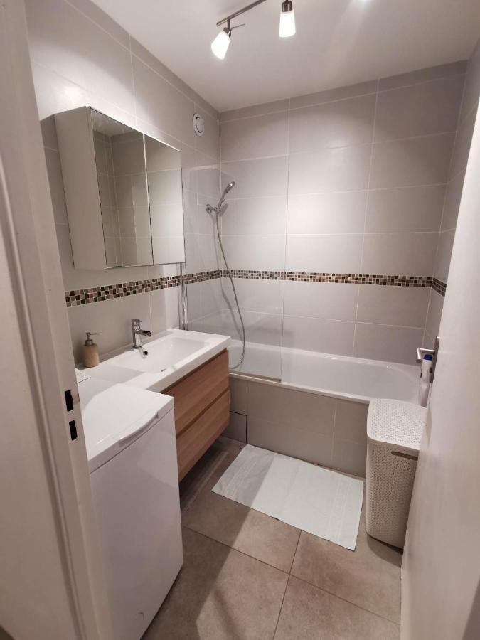 Appartement Proche Disneyland & Paris - 20 Minutes - Proche Gare Rer Noisiel Bagian luar foto